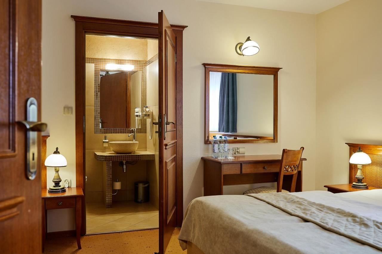 Hotel Burkaty Бялка Татранска Екстериор снимка