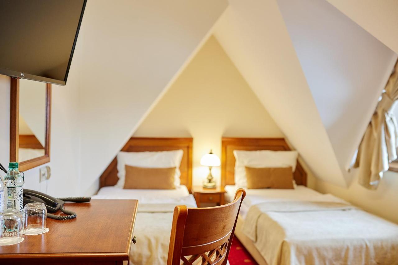 Hotel Burkaty Бялка Татранска Екстериор снимка